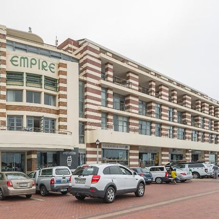 At The Beach - Muizenberg Кейптаун Екстериор снимка